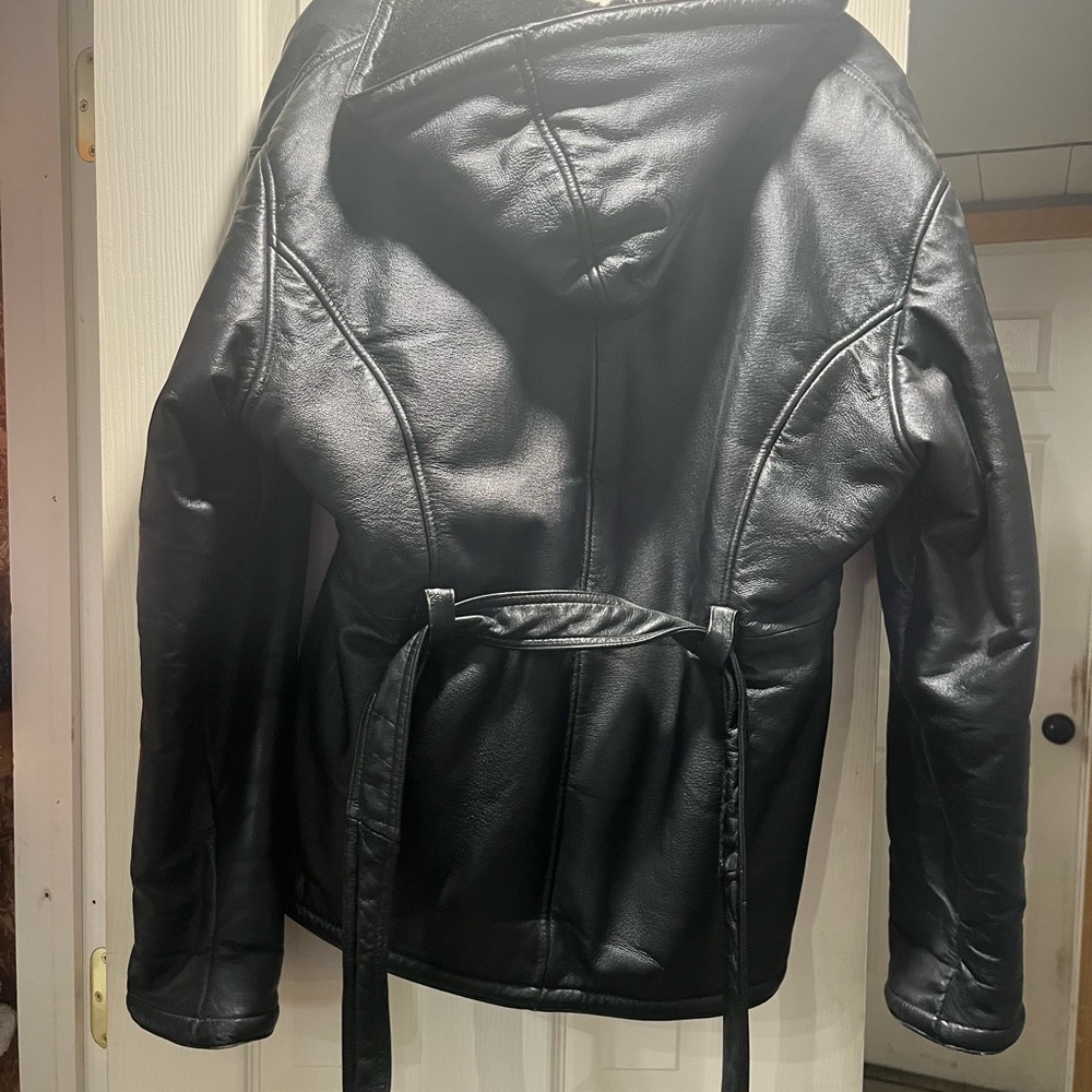 Leather jacket - Picture 3 of 3
